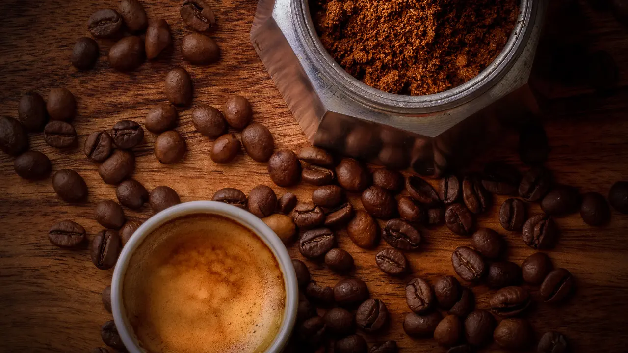 is it cheaper to grind your own coffee
